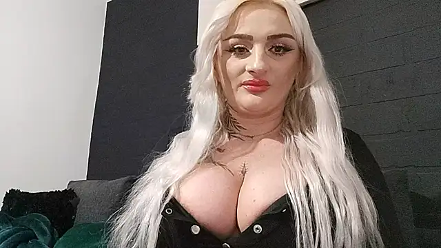 AnastasiaLips online show from April 12, 2026, 8:25 pm