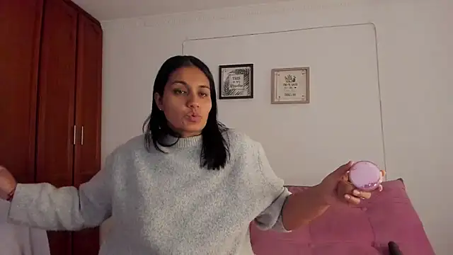 selena jhonson online show from April 20, 2026, 1:14 pm