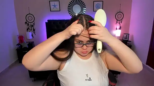 LolaVillalobos online show from March 20, 2026, 12:32 pm