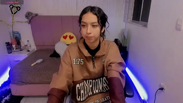 anna moon11 online show from September 17, 2025, 3:41 am