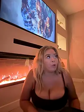 KaylaTrudi online show from October 15, 2025, 8:31 pm