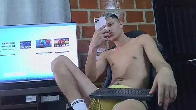 Twinkcock22 online show from March 2, 2026, 4:58 am