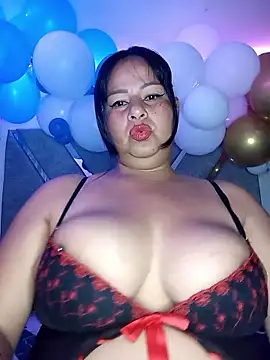 Snapshot of RosenRot07 chatting on May 29, 2026, 12:36 pm RosenRot07 online show from May 29, 2026, 12:36 pm