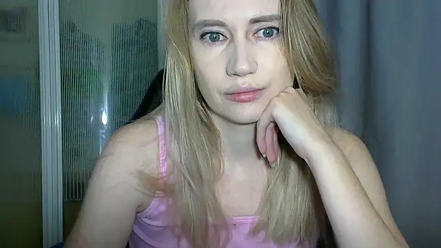 JessFoxxx online show from November 12, 2025, 2:56 am