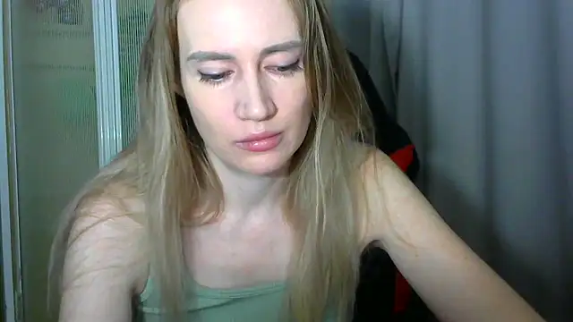 Snapshot of JessFoxxx chatting on February 11, 2026, 3:33 am JessFoxxx online show from February 11, 2026, 3:33 am