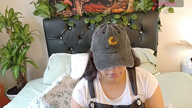 Snapshot of Amanda_sweet chatting on March 8, 2026, 2:32 pm Amanda sweet online show from March 8, 2026, 2:32 pm