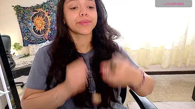Snapshot of Amanda_sweet chatting on May 11, 2026, 1:39 pm Amanda sweet online show from May 11, 2026, 1:39 pm
