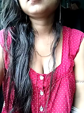 Snapshot of Desi_couple305 chatting on October 6, 2025, 2:20 am Desi couple305 online show from October 6, 2025, 2:20 am