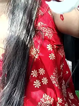 Snapshot of Desi_couple305 chatting on October 18, 2025, 8:26 am Desi couple305 online show from October 18, 2025, 8:26 am