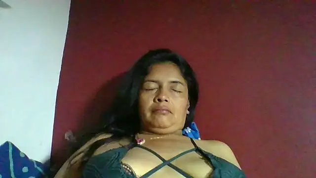 DianaOchoa  online show from April 13, 2026, 7:03 am