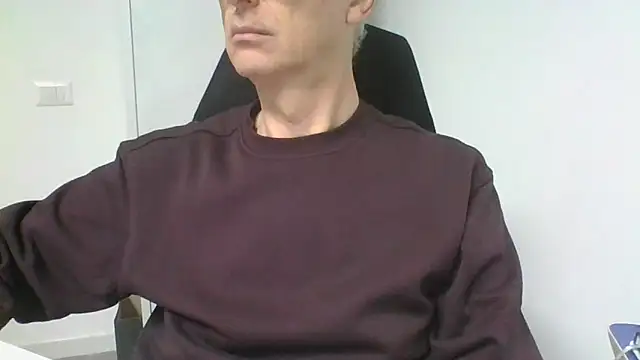 Snapshot of Sensor2000 chatting on January 8, 2026, 8:16 am Sensor2000 online show from January 8, 2026, 8:16 am