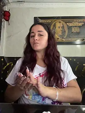 candy  fox  online show from October 23, 2025, 12:37 pm