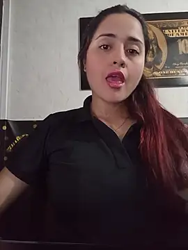 candy  fox  online show from November 19, 2025, 12:49 pm