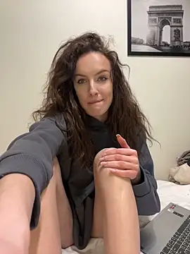 goodgirldevil online show from February 14, 2026, 9:55 pm