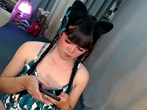 Xbellatrix24 online show from December 19, 2025, 5:36 am