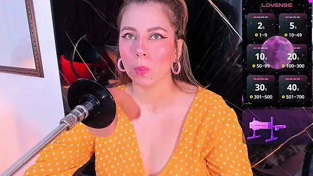 abby blond  online show from November 27, 2025, 12:07 pm