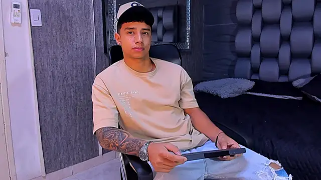 jaze bradley online show from September 22, 2025, 11:23 am