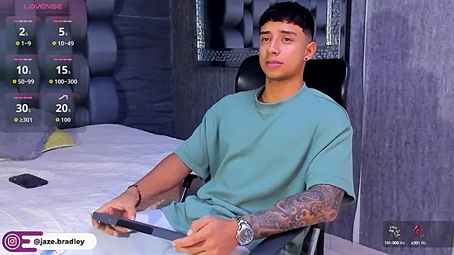 jaze bradley online show from September 29, 2025, 11:37 am