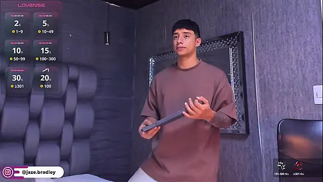 jaze bradley online show from October 21, 2025, 11:33 am