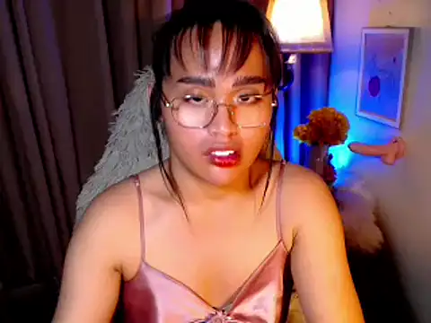 urmidnightcravingsxx online show from April 26, 2026, 9:45 pm