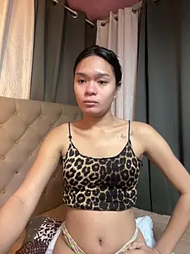 yourlovingperlita69 online show from February 28, 2026, 7:59 pm