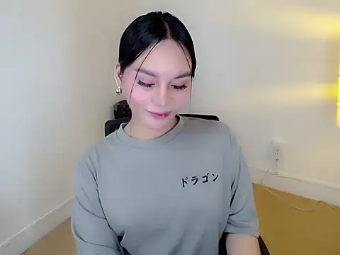 holly tabby online show from February 6, 2026, 9:18 pm