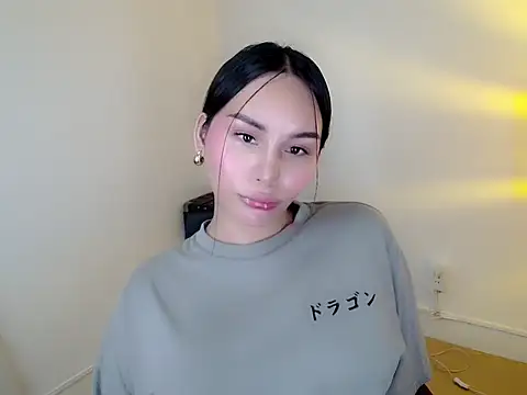 holly tabby online show from March 26, 2026, 8:14 pm