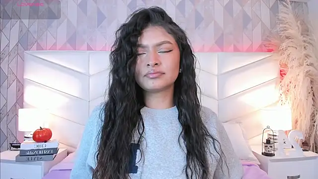 victoria   jonnes online show from October 6, 2025, 12:24 pm