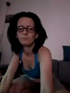 Hornybunny2025 online show from May 30, 2026, 7:33 pm