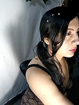 lunna 07 online show from March 25, 2026, 3:18 pm