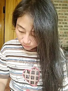 babychill09 online show from September 9, 2025, 11:48 pm