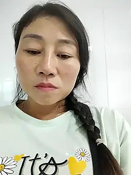 babychill09 online show from October 15, 2025, 7:08 am