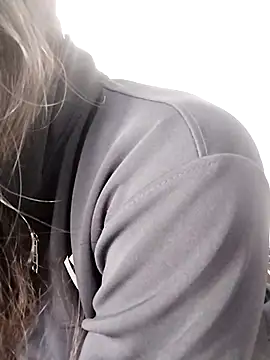 babychill09 online show from November 29, 2025, 7:33 am