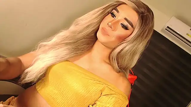 SissifyMeNow online show from October 13, 2025, 7:36 pm