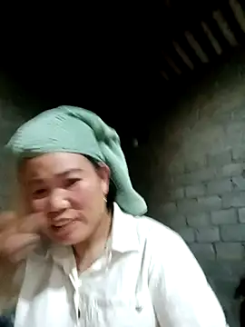 jienrrr online show from September 21, 2025, 1:02 pm