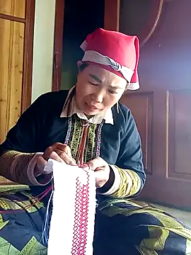 jienrrr online show from October 10, 2025, 12:53 am