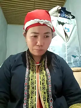 jienrrr online show from October 19, 2025, 5:30 am