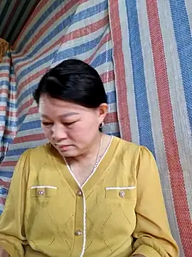 yoowwmr online show from October 28, 2025, 1:31 am