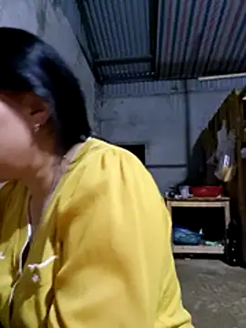 yoowwmr online show from November 15, 2025, 11:29 am