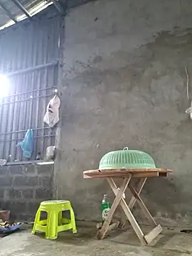 yoowwmr online show from December 18, 2025, 1:11 am