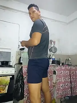 Snapshot of Tom_Hardy11 chatting on February 19, 2026, 8:32 am Tom Hardy11 online show from February 19, 2026, 8:32 am