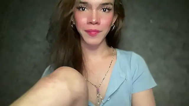 Snapshot of Misselliefayexxx chatting on December 21, 2025, 2:35 pm Misselliefayexxx online show from December 21, 2025, 2:35 pm