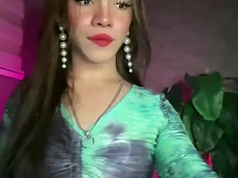 Snapshot of Misselliefayexxx chatting on March 4, 2026, 12:27 am Misselliefayexxx online show from March 4, 2026, 12:27 am