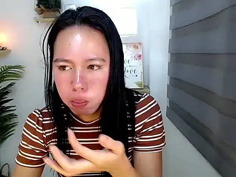 kimbratx online show from November 6, 2025, 9:59 pm