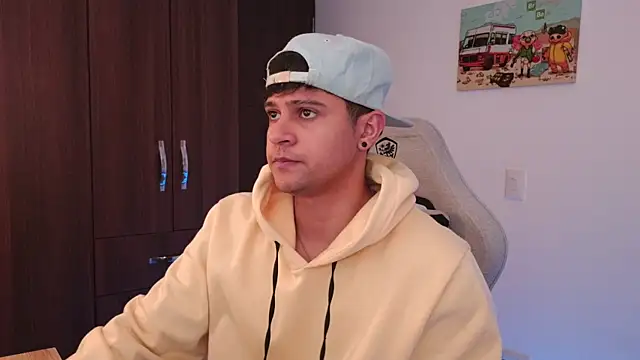 domsantiago  online show from September 16, 2025, 3:18 am