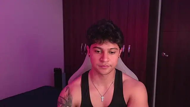 domsantiago  online show from October 2, 2025, 2:07 am