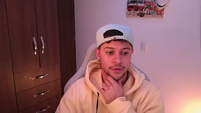 domsantiago  online show from December 3, 2025, 2:52 am