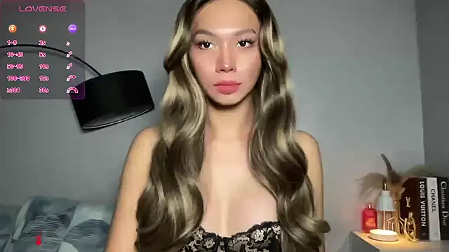 Demi Maddison online show from September 26, 2025, 4:22 pm