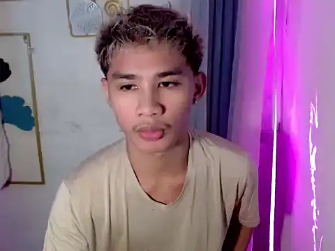 Snapshot of asianhardcock25 chatting on May 1, 2026, 1:43 am asianhardcock25 online show from May 1, 2026, 1:43 am