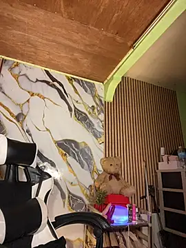 Im ur mother online show from April 15, 2026, 5:36 am